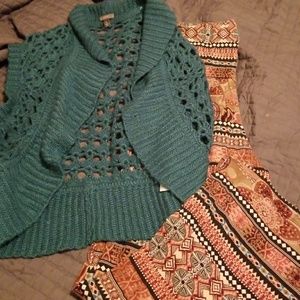 Plazzo pants, no shawl.